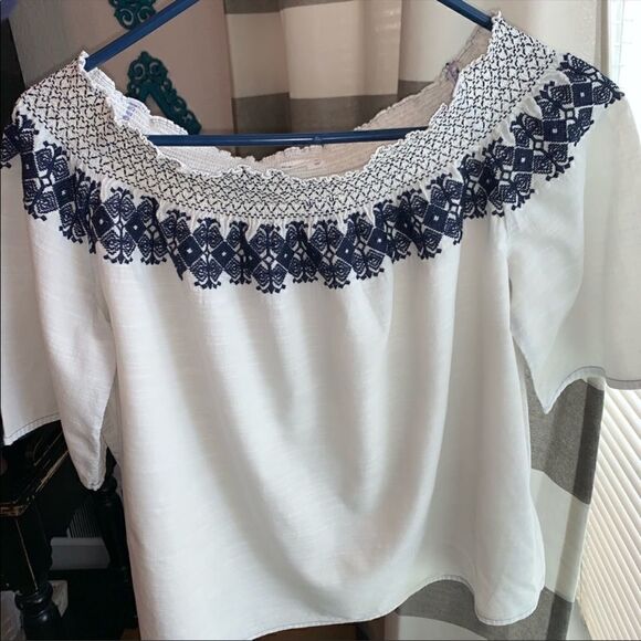 GAP Smocked Off Shoulder Boho Top White Blouse - Picture 1 of 10